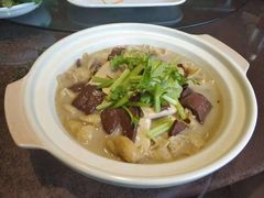 肥肠炖老豆腐-刘胖子家常菜·蹄花焖藕(中南店)