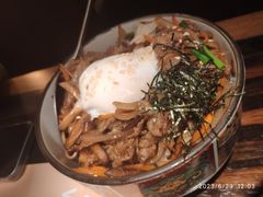 和牛盖饭配温泉蛋-山葵家·创意料理(宁波来福士店)