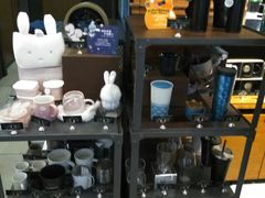 -星巴克(上海虹桥新天地二店)