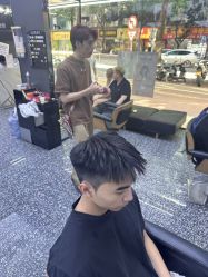 -藤野造型专业烫染接发