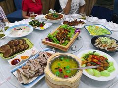 -三江源美食城