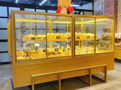 面包甜点陈列柜-啊噗吐呦现场烘焙(麦凯乐店)