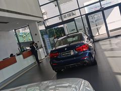 -上海宝信宝马4S店