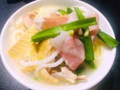 蒙自过桥米线-南蛮子(进贤路店)