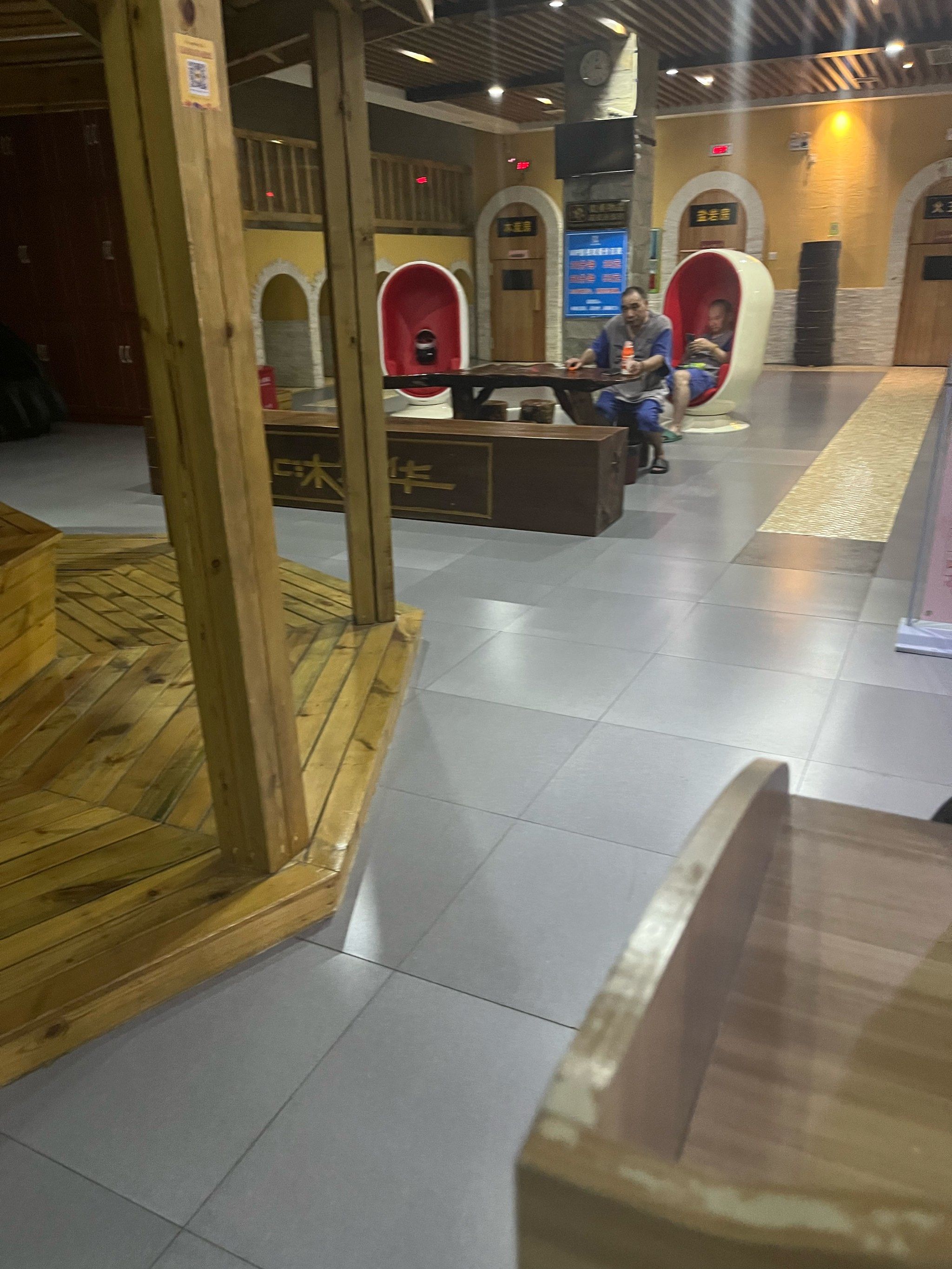 64度盐岩房汗蒸