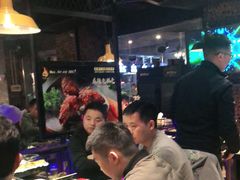 大堂-何师烧烤·香辣蟹·川菜·30年老品牌(太古里旗舰店)