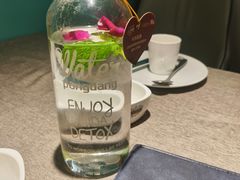 红玫瑰水-玉玲珑(陆家嘴店)