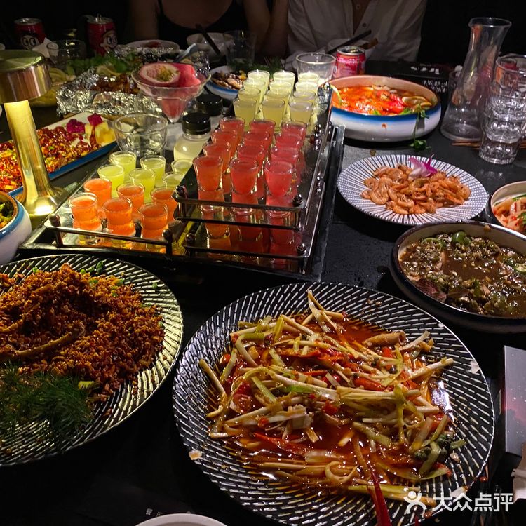 发个以前的探店，一个宝藏酒吧餐厅 服务就有前台小姐姐