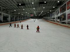-乔波室内滑雪场