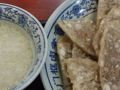 老北京炸灌肠-门框胡同百年卤煮(新街口店)