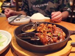 个旧烤猪蹄-云海肴·汽锅鸡·云南菜(天山百盛优客店)