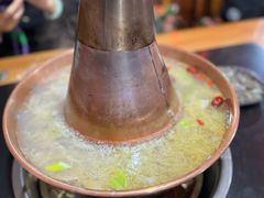 -果松木炭酸菜铜火锅·外婆参鸡汤