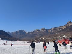 -济南卧虎山滑雪场