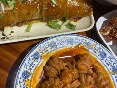 -爆炸头阿姨小四川正宗川味小吃(无任何分店)