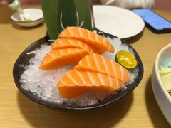 三文鱼刺身-小句号·精致料理(江南环球港店)