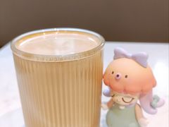 拿铁咖啡-Fridi Patisserie Cafe