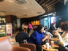 大堂-星巴克臻选(莘庄仲盛店)