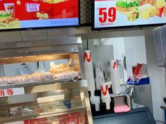 -华莱士·全鸡汉堡(财经学院店)