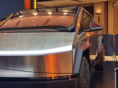 -TESLA 特斯拉(上海太古汇体验店)