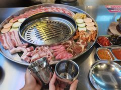 -哈哈碳都·牛肋条无限自助烤肉(台江万达店)