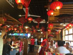 大堂-靠山屯东北农家菜(八龙桥雅苑店)