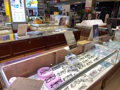 -西南眼镜·蔡司·依视路战略合作店(南街店)