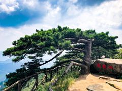 -罗田薄刀峰风景区