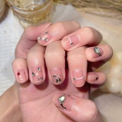 -By.2一站式美甲美睫