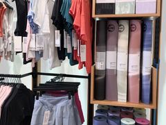 -lululemon(上海浦东IFC店)