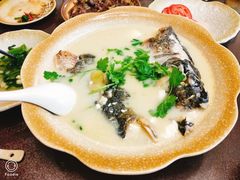 砂锅鱼头-75幢私房菜馆