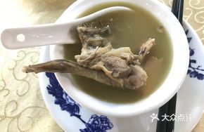 Tangerine Peel and Mung Bean Boiled Pigeon Soup