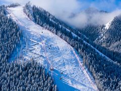 -丝绸之路山地度假区滑雪场