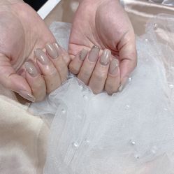 -花岐款式专研健康美甲沙龙