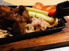 铁锄牛排-穹六人间 people 6(岳阳路店)