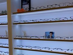 -罗伯特眼镜·蔡司官方授权(前海桂湾店)