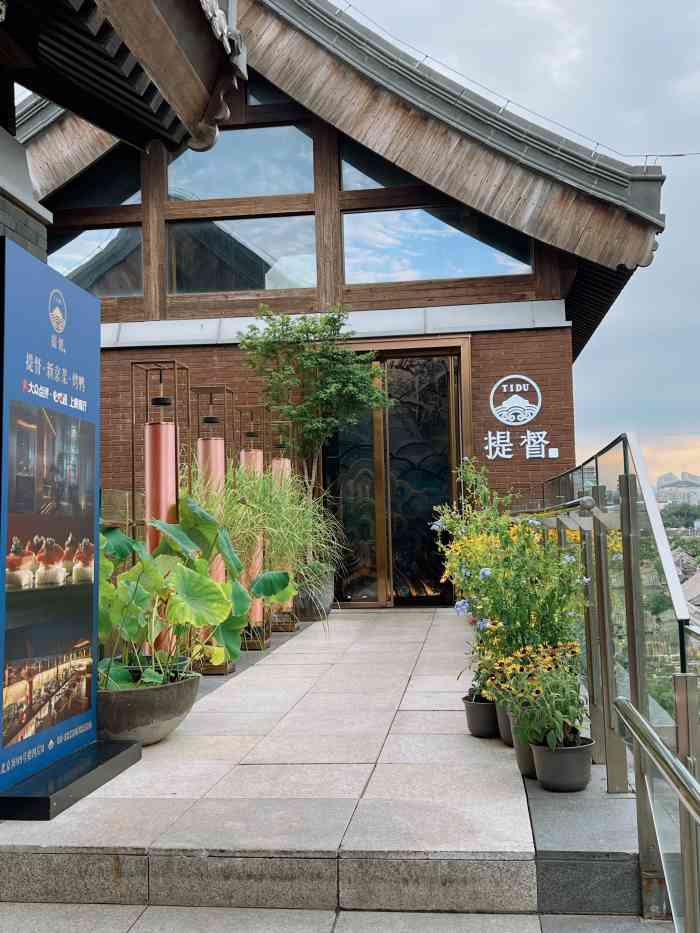 老妈生日因为下班晚特意上午请假来的这里没想到工作