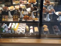 面包甜点陈列柜-星巴克(雅安万达广场店)