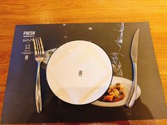 餐具摆设-造精酿餐厅