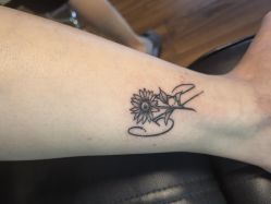 -木子·纹身店TATTOO穿孔·洗纹身