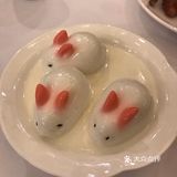 唐宫的午餐套餐来了还是很划算的，这个小兔子真的很好看