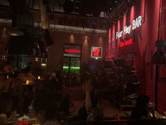 -FOUR PLAY BAR