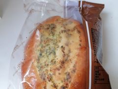 -红宝石·鲜奶小方·海派西点房(南丹店)