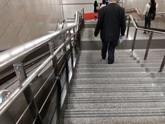 -体育场(地铁站)