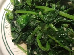 蒜蓉炒豆尖-云海肴·汽锅鸡·云南菜(高德置地店)