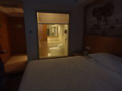 -维也纳酒店(广州番禺大石江景花园店)