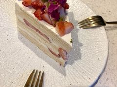 草莓乌龙千层蛋糕-Toris(LuOne凯德晶萃广场店)