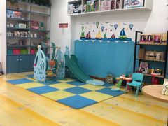 -蓝鲸奇亲子游泳俱乐部