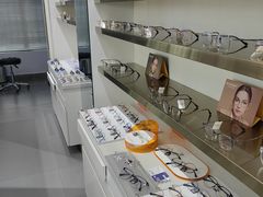 -视野联行眼镜•蔡司•依视路(温江店)
