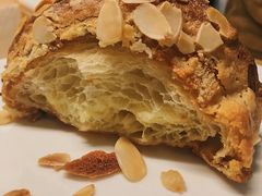 杏仁可颂-Juicy Bakery(大学路店)