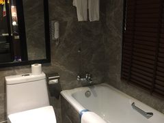 -曼谷湄南河畔华美达广场酒店